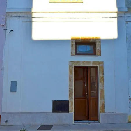 Ginestra 5 Apartman *